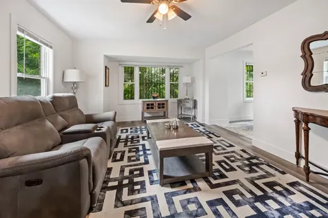 521 East 109th Street Chicago IL 60628
