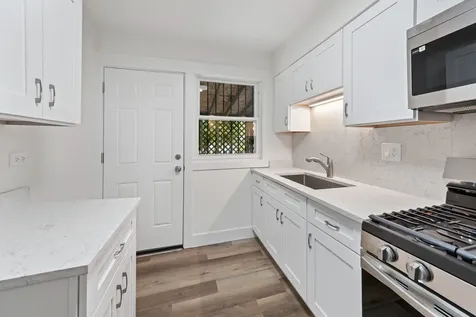 521 East 109th Street Chicago IL 60628