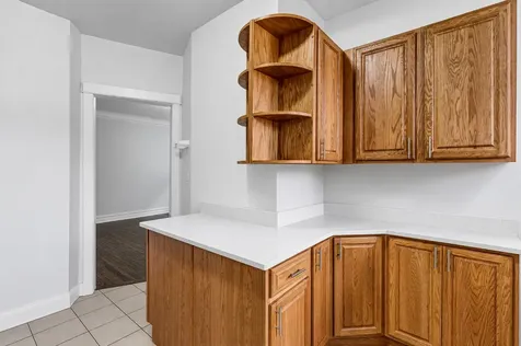 1942 West Farwell Avenue Chicago IL 60626
