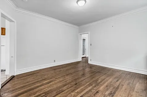 1942 West Farwell Avenue Chicago IL 60626