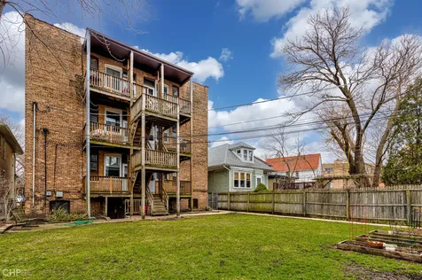 1942 West Farwell Avenue Chicago IL 60626