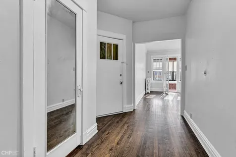 1942 West Farwell Avenue Chicago IL 60626