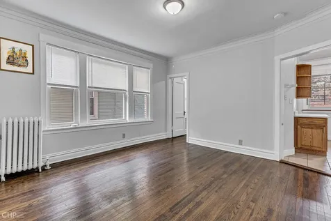 1942 West Farwell Avenue Chicago IL 60626
