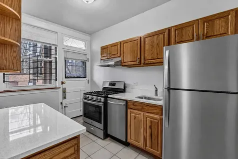 1942 West Farwell Avenue Chicago IL 60626