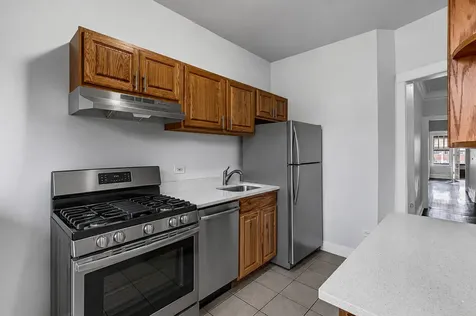 1942 West Farwell Avenue Chicago IL 60626