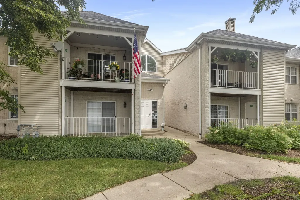736 N Gary Avenue Carol Stream IL 60188