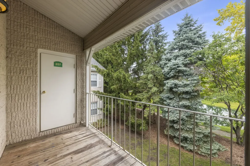736 N Gary Avenue Carol Stream IL 60188