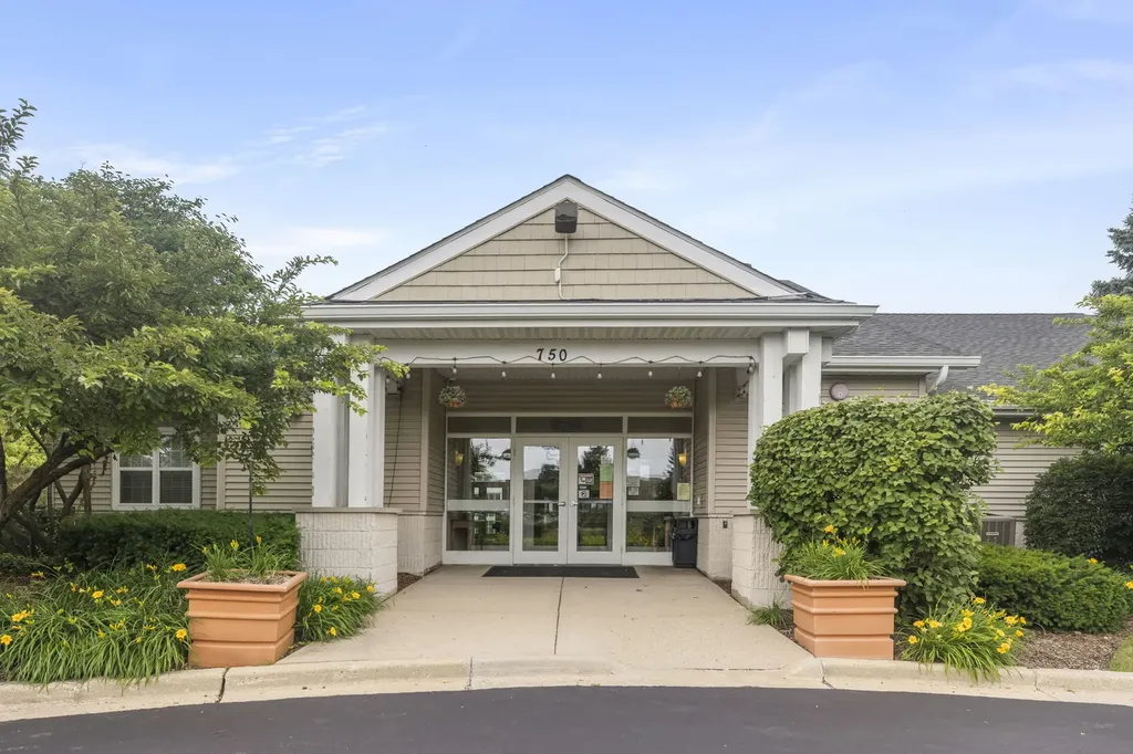 736 N Gary Avenue Carol Stream IL 60188