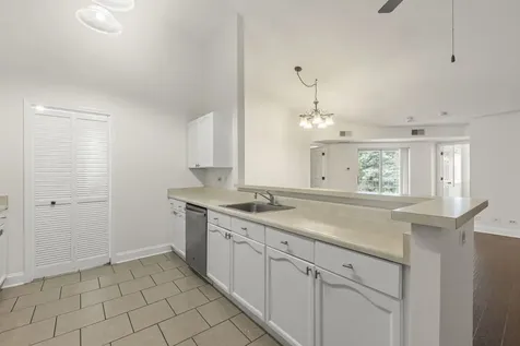 736 N Gary Avenue Carol Stream IL 60188