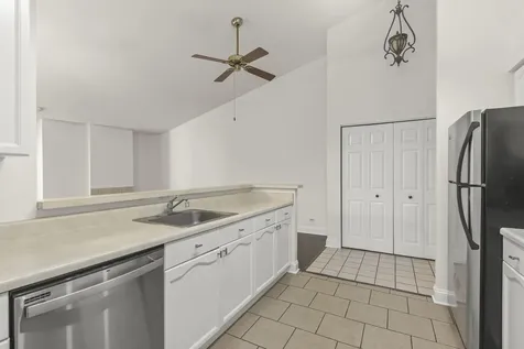 736 N Gary Avenue Carol Stream IL 60188