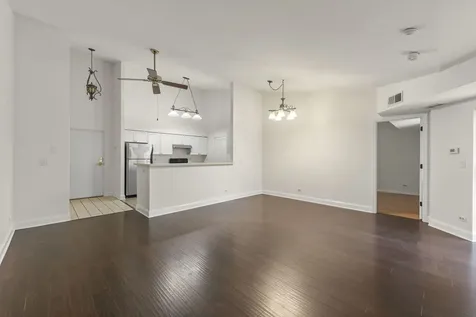 736 N Gary Avenue Carol Stream IL 60188
