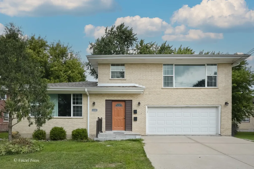 336 East Russell Street Barrington IL 60010