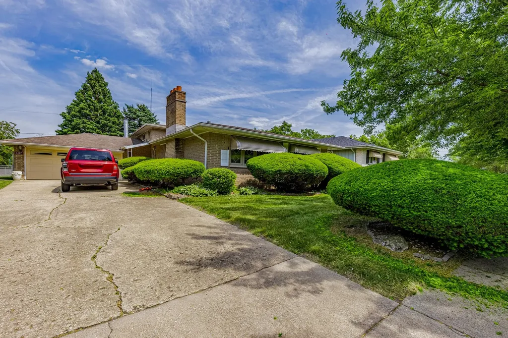 1317 Seeley Avenue Ford Heights IL 60411