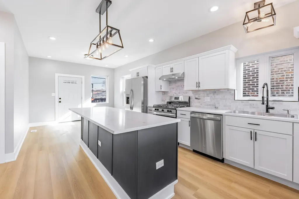 7505 South Wolcott Avenue Chicago IL 60620