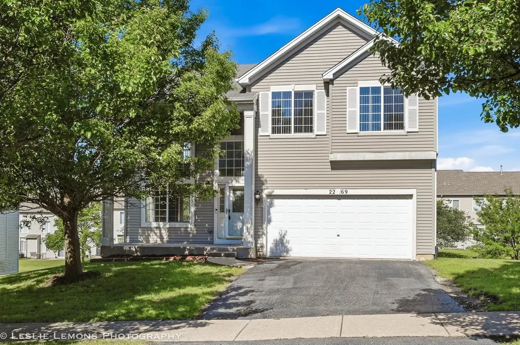 2269 Grand Pointe Trail Aurora IL 60503