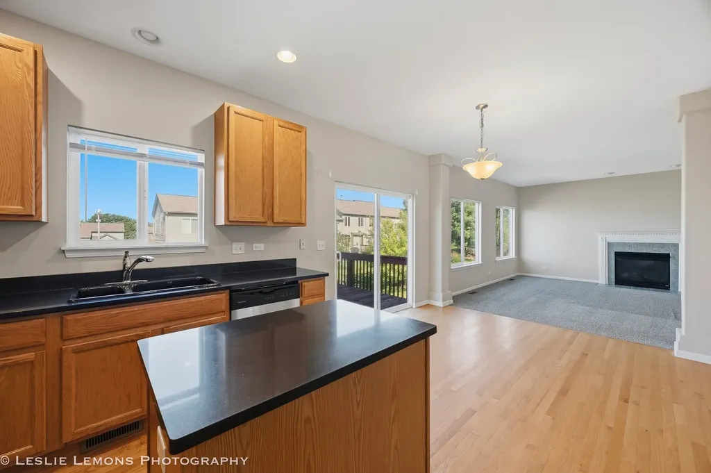 2269 Grand Pointe Trail Aurora IL 60503