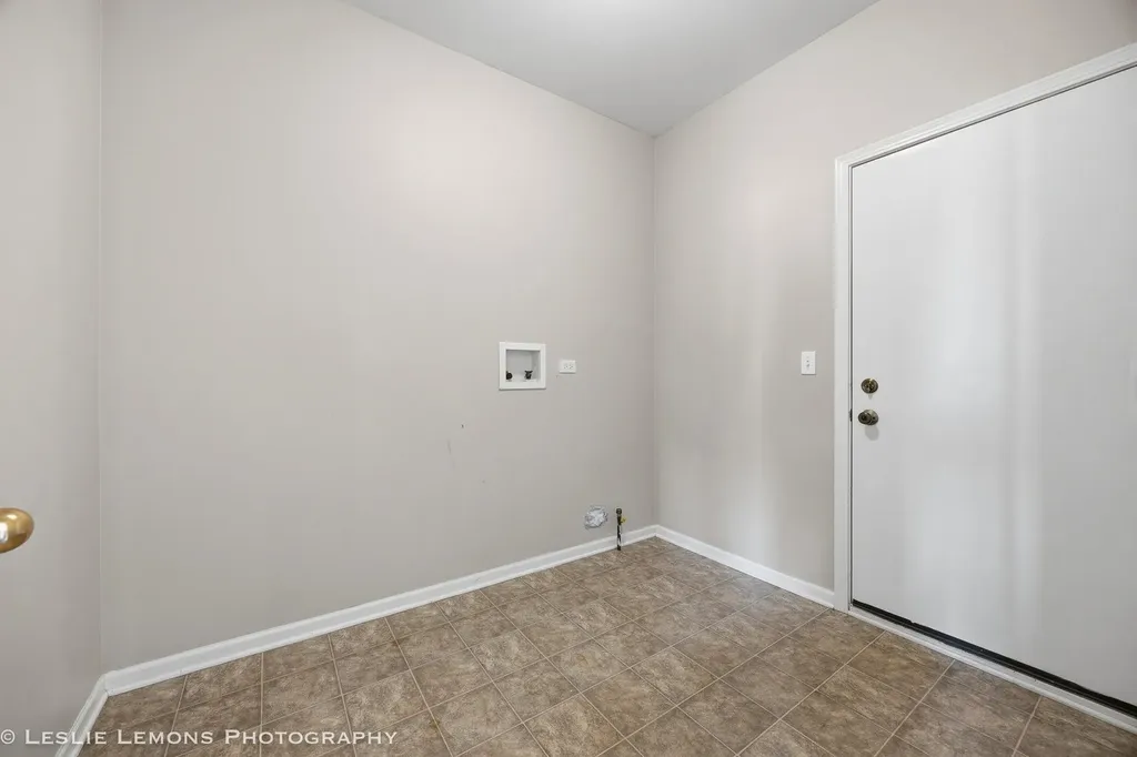2269 Grand Pointe Trail Aurora IL 60503