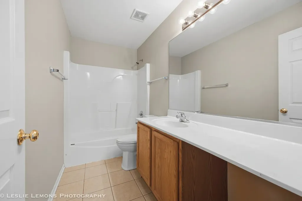 2269 Grand Pointe Trail Aurora IL 60503