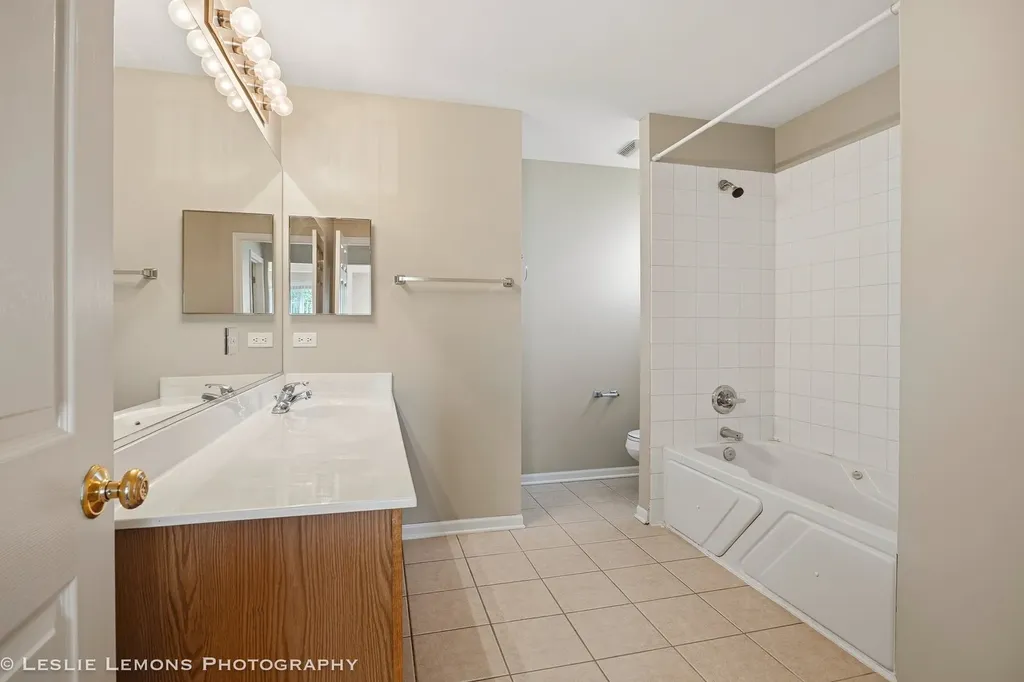 2269 Grand Pointe Trail Aurora IL 60503