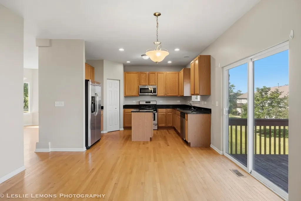 2269 Grand Pointe Trail Aurora IL 60503