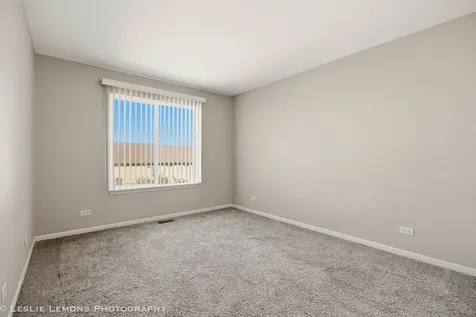 2269 Grand Pointe Trail Aurora IL 60503