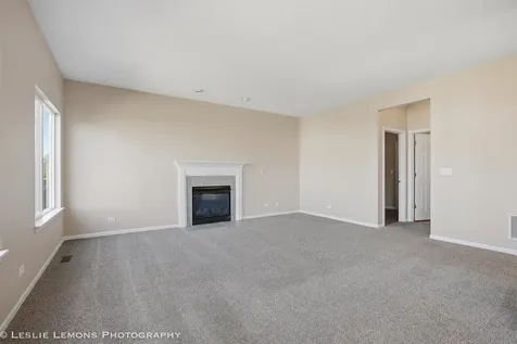 2269 Grand Pointe Trail Aurora IL 60503
