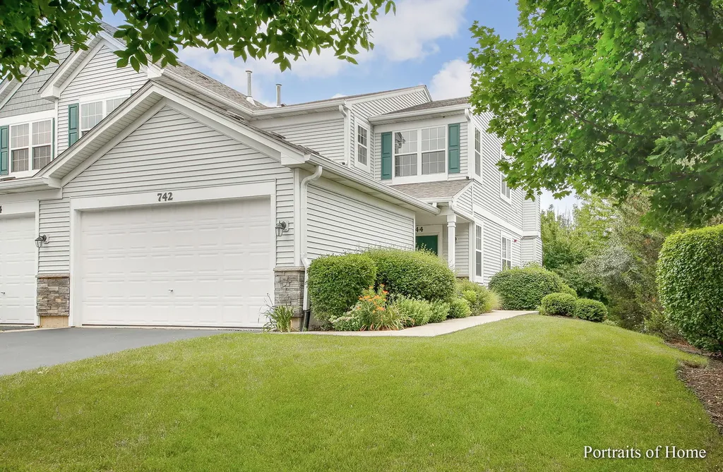 742 Genesee Drive Naperville IL 60563