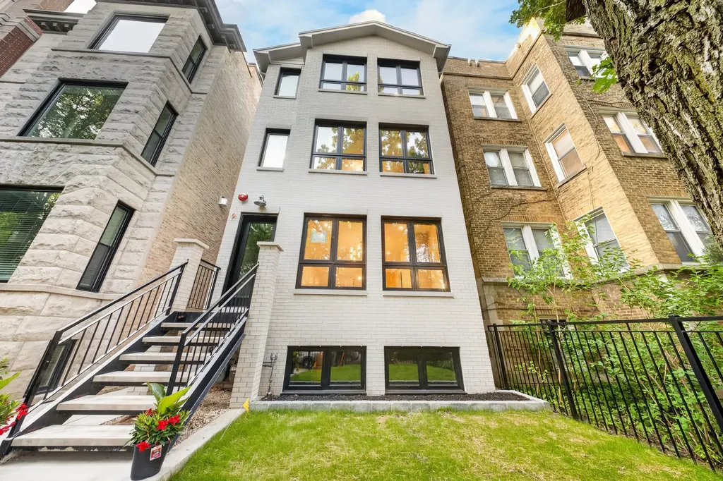 1406 West Cuyler Avenue Chicago IL 60613