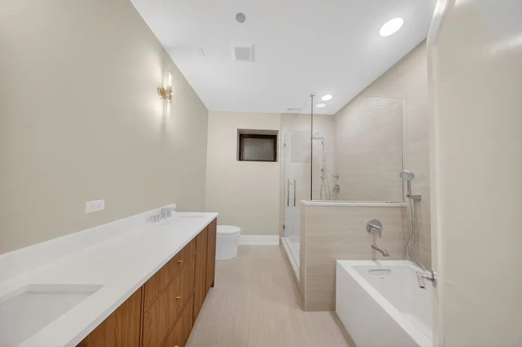1406 West Cuyler Avenue Chicago IL 60613