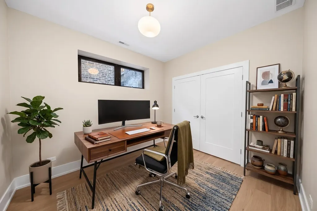 1406 West Cuyler Avenue Chicago IL 60613