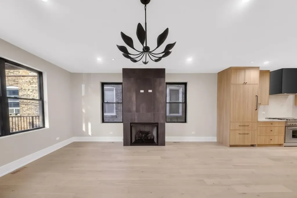 1406 West Cuyler Avenue Chicago IL 60613