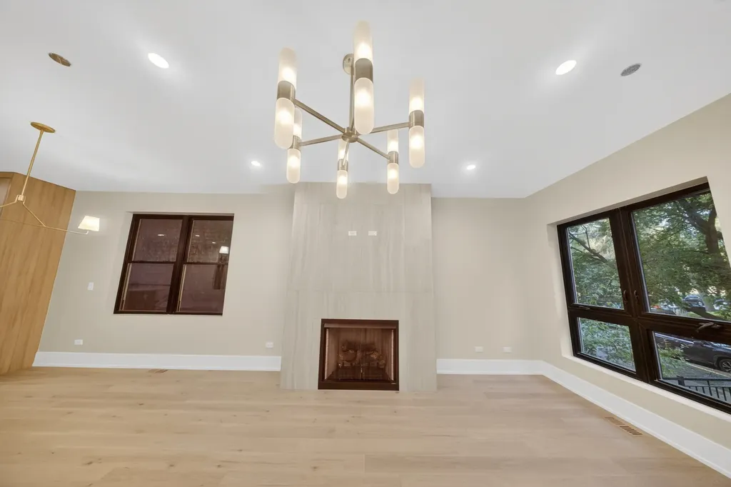 1406 West Cuyler Avenue Chicago IL 60613
