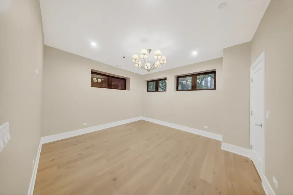 1406 West Cuyler Avenue Chicago IL 60613
