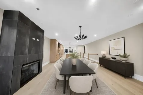 1406 West Cuyler Avenue Chicago IL 60613