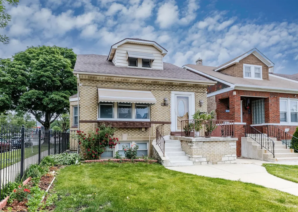 2559 North Parkside Avenue Chicago IL 60639