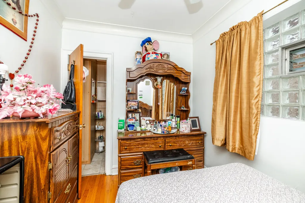 2559 North Parkside Avenue Chicago IL 60639