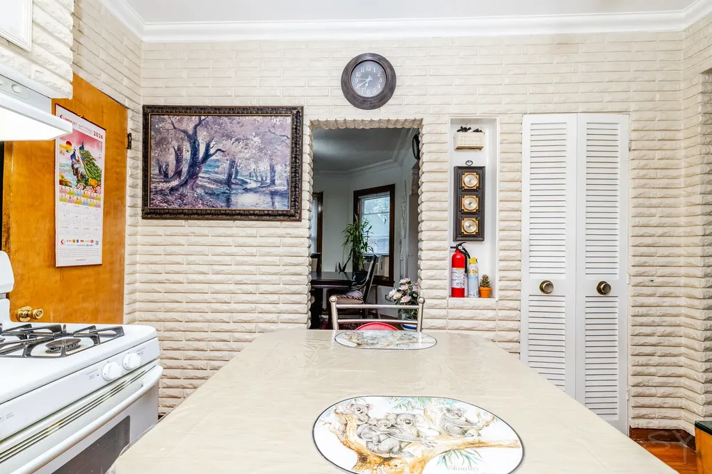 2559 North Parkside Avenue Chicago IL 60639