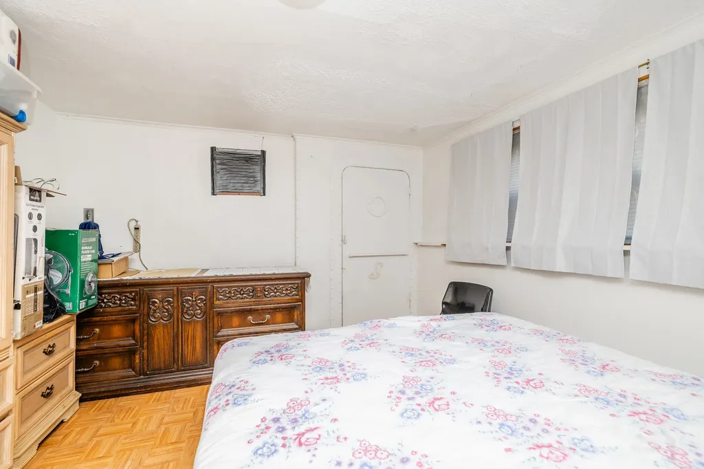 2559 North Parkside Avenue Chicago IL 60639