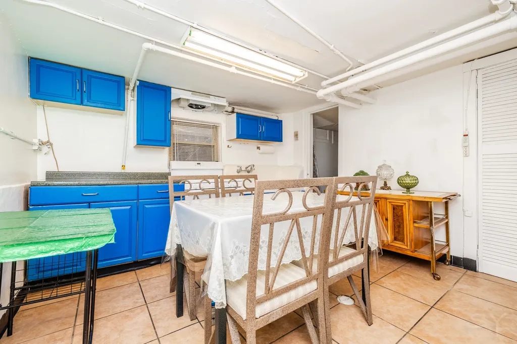 2559 North Parkside Avenue Chicago IL 60639