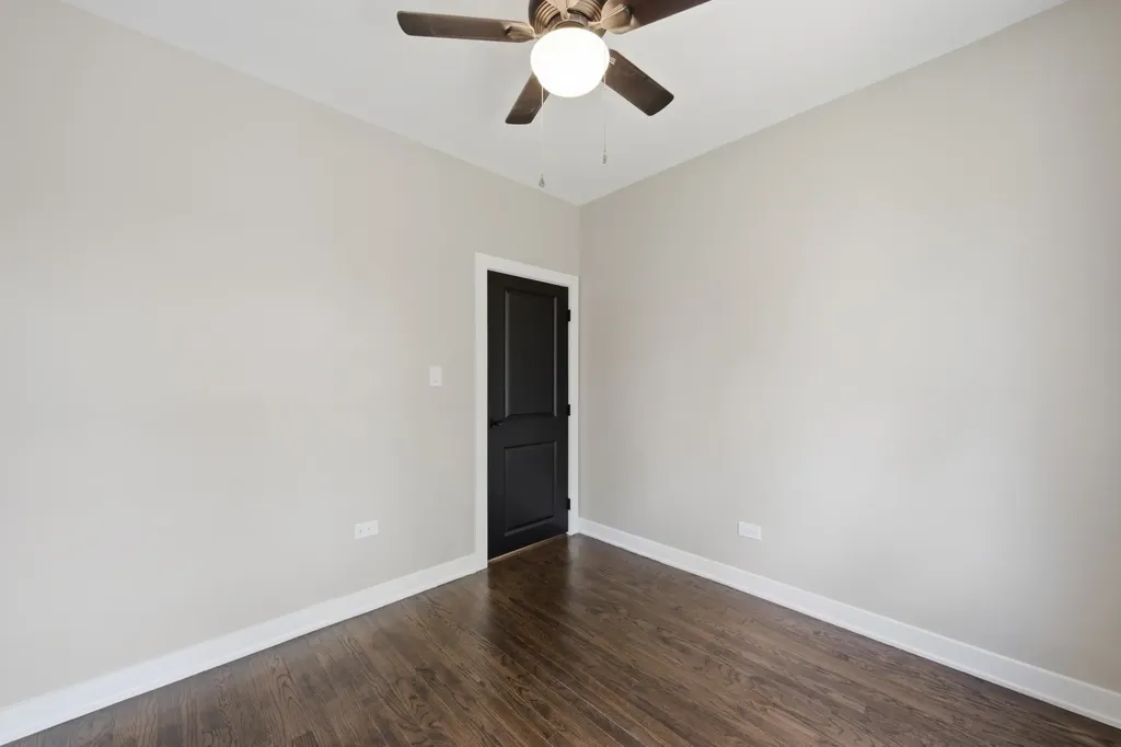 6828 South Champlain Avenue Chicago IL 60637