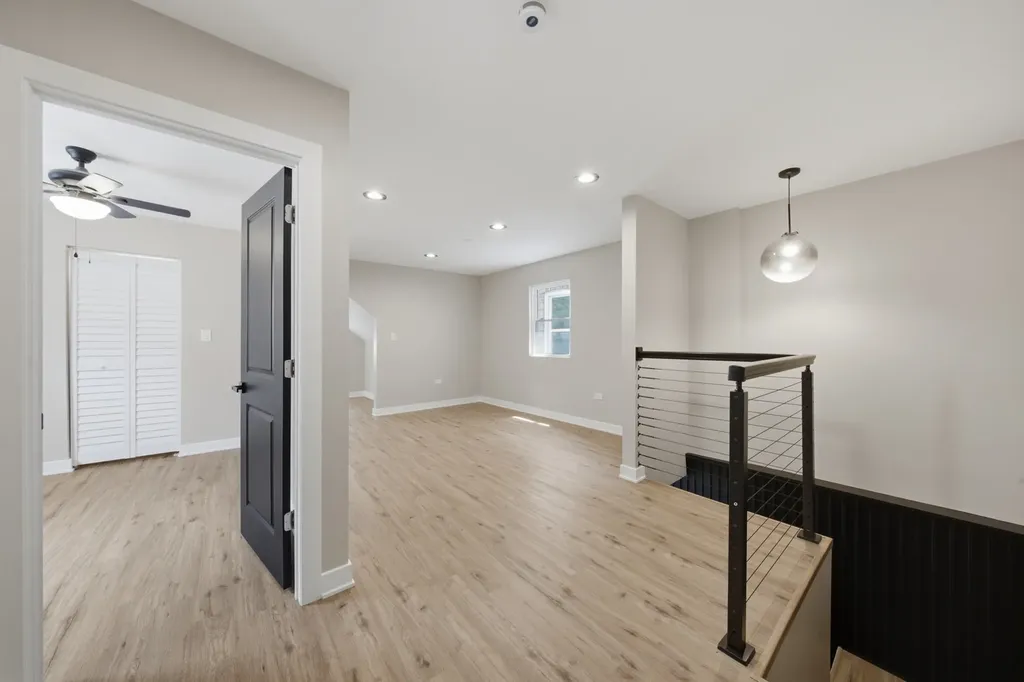6828 South Champlain Avenue Chicago IL 60637