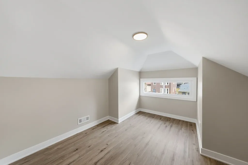 6828 South Champlain Avenue Chicago IL 60637