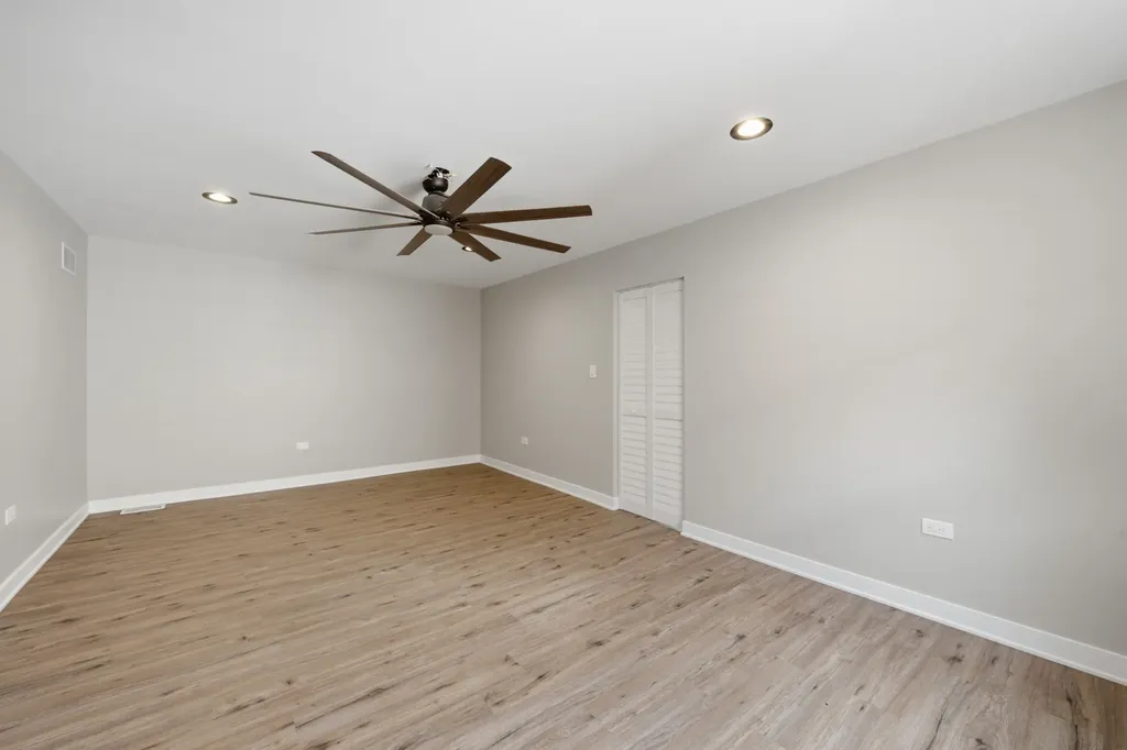 6828 South Champlain Avenue Chicago IL 60637