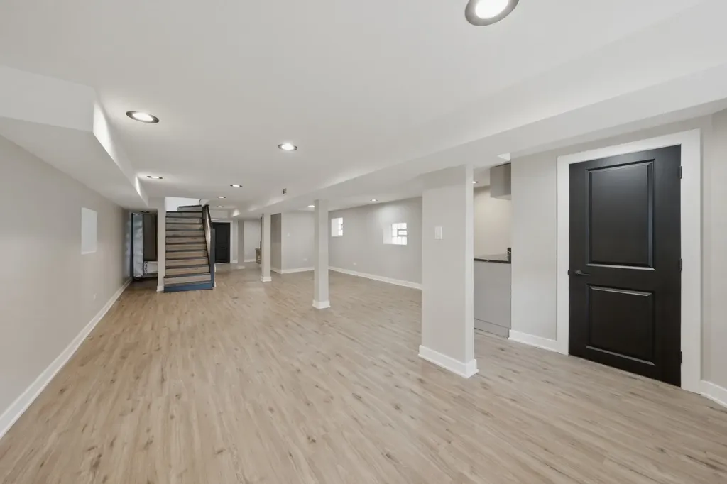 6828 South Champlain Avenue Chicago IL 60637