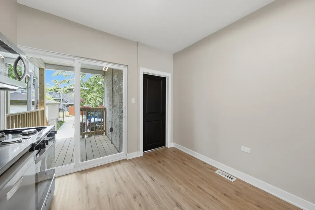 6828 South Champlain Avenue Chicago IL 60637