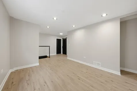 6828 South Champlain Avenue Chicago IL 60637