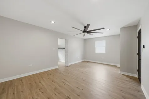 6828 South Champlain Avenue Chicago IL 60637