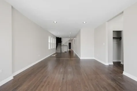 6828 South Champlain Avenue Chicago IL 60637