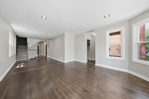 6828 South Champlain Avenue Chicago IL 60637