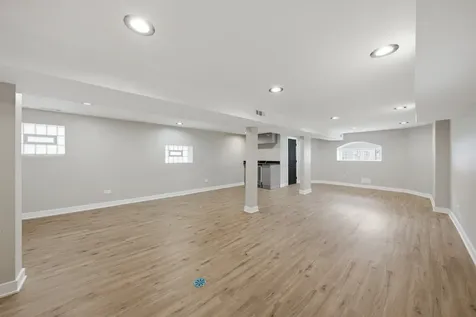 6828 South Champlain Avenue Chicago IL 60637